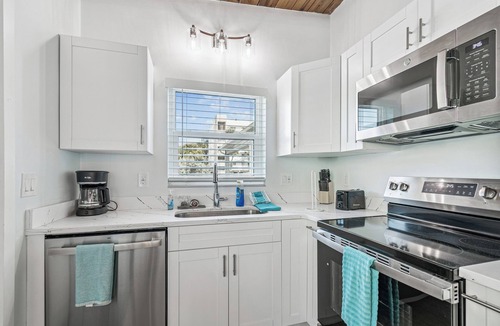 Indian Shores Cottage | Beach Bliss 3-Bd Beach Cottage w- Pool & Direct Beach Access in Indian Shores FL