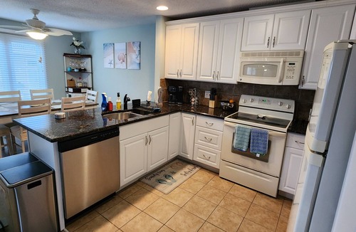 Southend Condo | Beach Block Condo 2 Bedroom 4 Beds w/Pool, Southend Brigantine