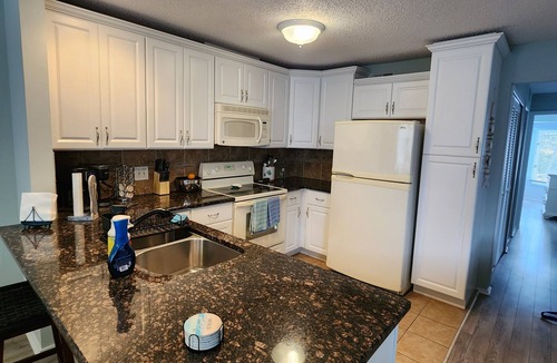 Southend Condo | Beach Block Condo 2 Bedroom 4 Beds w/Pool, Southend Brigantine