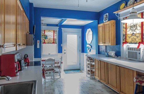 Gardens House | Beach Block Gardens Estate:Sleeps 18, 6 BR,4.5BA Pet Friendly, 7+ Parking spots!