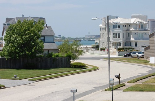 Southend House | Beach Block Rental with view of Ocean and Beach