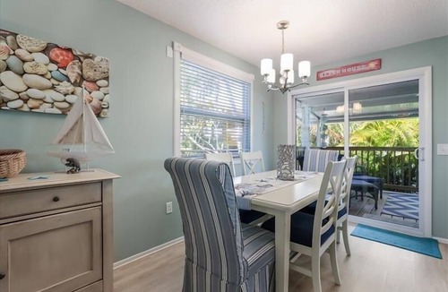 Holmes Beach House | Beach Breeze Hideaway by Duncan Real Estate