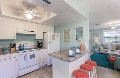 Holmes Beach House | Beach Breeze Hideaway by Duncan Real Estate