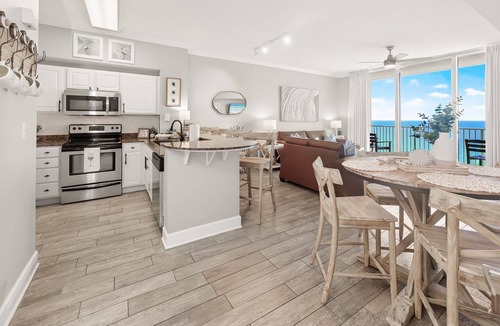 Panama City Beach Condo | Beach Chair Service Included - Gulf front Master - Bunk Room - Near Pier Park