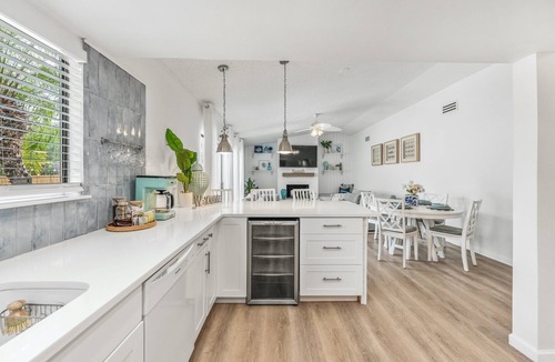 Ridge Wood Heights House | Beach & City Oasis: Moments from Siesta Key Beach