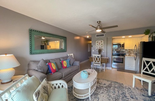 Marco Island Condo | Beach Club 412: 1 Bedroom Condo w/private beach access