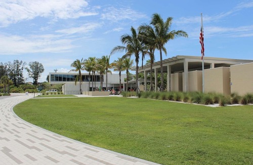 Siesta Key Hotel | Beach Club at Siesta Key Poolside D