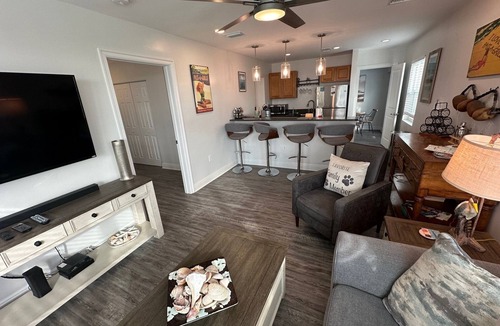 Pass-a-Grille Historic District Condo | Beach Club Vacation Rentals Pass-A-Grille Gulf Front Luxury Condo for 6
