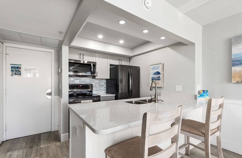 Hutchinson Island South Apartment | Beach Condo/High-End Finishes/Island Beach Resort/No Cleaning Fee/Condo 101