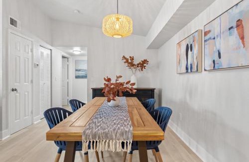Indian Bayou Apartment | Beach Condo Steps to Sand - Fully Renovated and Pool