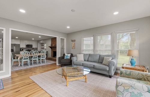 Blue Heron Lake House | Beach Cottage, Golf Cart Included, Pet Friendly - 125 Sea Otter