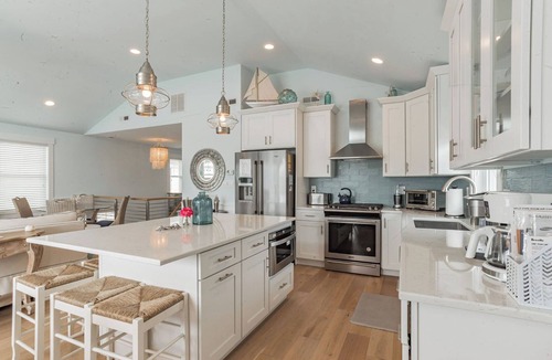 North End House | Beach Days Made Easy Luxury Coastal Elevator Linens Bikes Walk 2 Beach