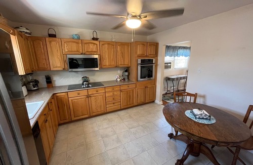 A-Zone House | Beach Daze! Perfect Beachblock Location. Just 7 to the beach! One level rancher.