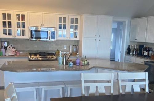 Manasquan House | Beach Front 4-Bedroom Family House with Parking