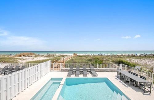 Fort Walton Beach House | Beach Front 8 BR 6 BA Pool & Hot Tub Pickleball Fun