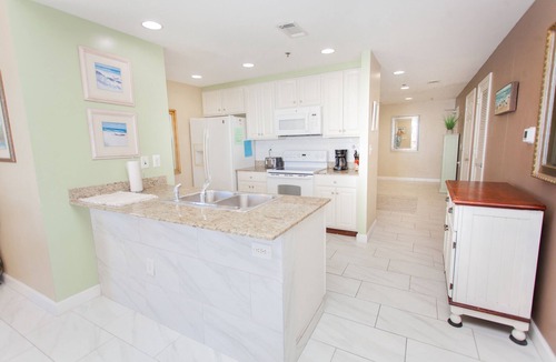 West Panama City Beach Condo | BEACH FRONT END UNIT, 6thfl, 2Masters, Updated, FALL BREAK available. Very clean