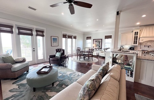 East End House | Beach front view. Golf Cart Friendly. Pool. Elevator.
