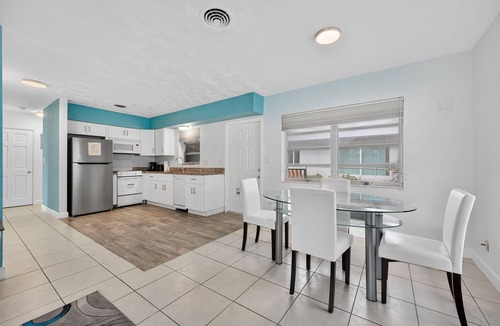 Dolphin Isles Apartment | Beach Haven