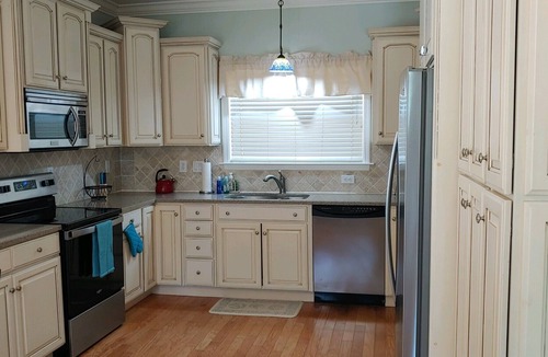 Nettles Island House | Beach house within walking distance to the beach 2 bed 2 bath