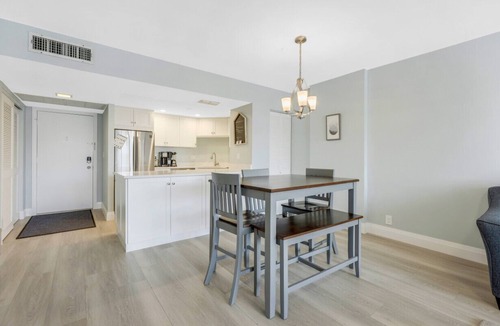Vanderbilt Beach Condo | Beach Life Included