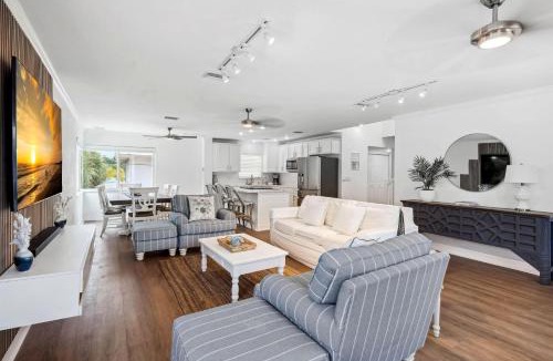 Sunset Beach House | Beach Livin 3 - 3 Bedroom Upstairs