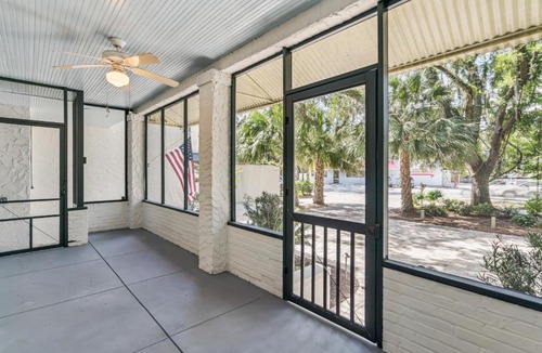 Saint Simons Island Villa | Beach Music - Charming St Simons Island Beach Cottage - Steps to Village!