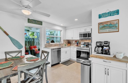 Anna Maria House | Beach N Bay 2 Bedroom Villa by RedAwning
