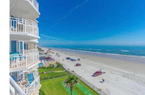 Daytona Beach Shores Apartment | Beach Oasis 704 Lovely Daytona ocean front for 5 sleeps up to 12