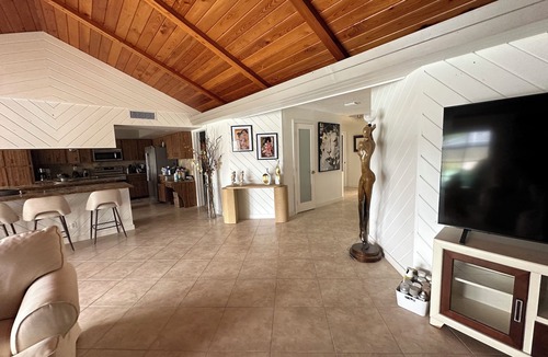 Deerfield Beach House | Beach. Ocean , Fishing, Shopping, Restaurants