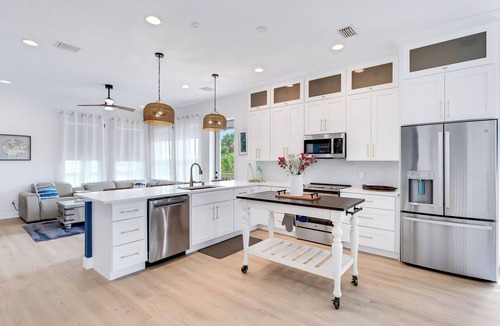 Marineland Acres House | Beach /Pool/Hot tub/Game Room/Firepit/Sleeps 10
