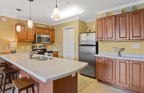 Fort Walton Beach - Destin Condo | Beach Resort 203 - Gulf View, Heated Community Pool, Free Beach Service!