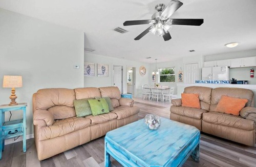 Indialantic House | Beach Retreat 3BR/2BA – Across Paradise Park, Melbourne FL