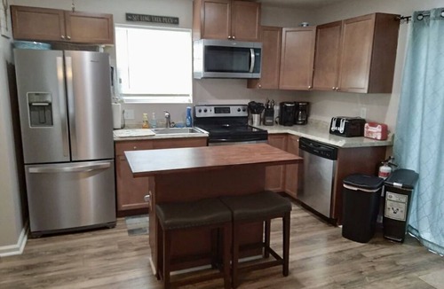 Villas House | Beach Retreat I HotTub I FirePit I Near Cape May I 7 Beach Passes I 4 Bikes