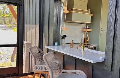 Tracy City Cabin | Beach Retreat in Tennessee: Lakefront, white sand beach, private dock and kayaks