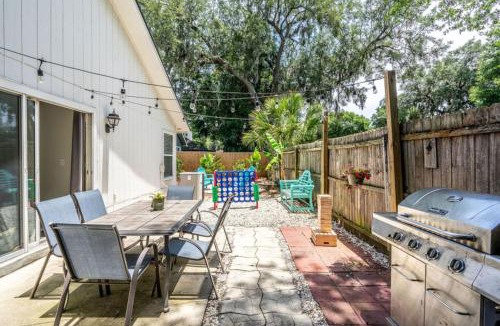 North Beach House | Beach Retreat with Backyard Flair and Yard Games