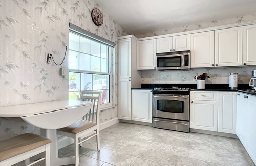 Horton Shores House | Beach Side Base Camp ~ Luxury Home within WALKING DISTANCE to beach, shopping & dining!
