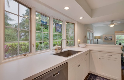 Sanibel House | Beach side four bedrooms, three bathroom home available for weekly rentals.