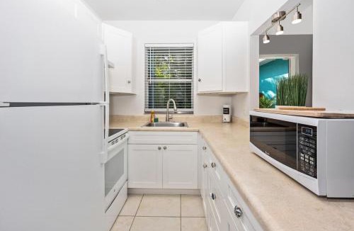 South Lake House | Beach Style Apartment With Patio- Unit #2