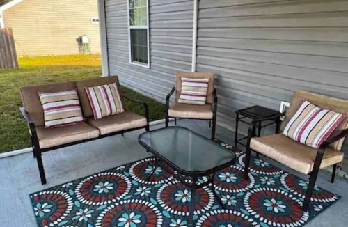 Conway House | Beach Vacation Made Easy Spacious Yard Relaxing Porch Close to Everything