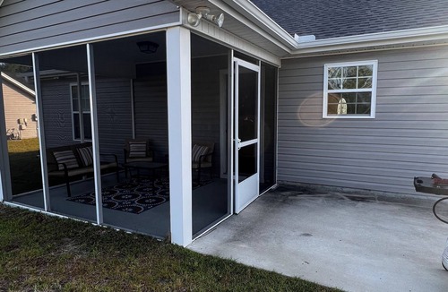 Conway House | Beach Vacation Made Easy Spacious Yard Relaxing Porch Close to Everything