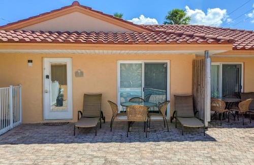 Holmes Beach Apartment | Beach Villa 1B