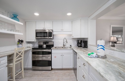 Sandestin Condo | Beach Villa w/NEW 6-Seat GOLF CART! Near Beach, Pool, Baytowne Wharf & Tram.