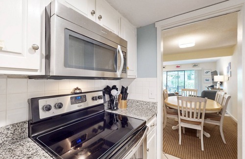 Hilton Head Island House | Beach villa with pool, entertainment, washer/dryer & lovely patio - beach access