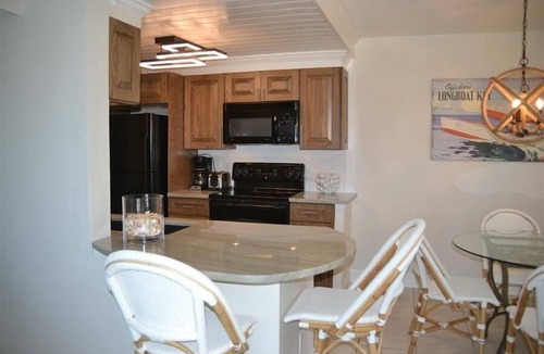 Longboat Key Condo | Beachcomber unit 202