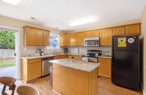 Villas House | Beaches at the Bay, 2 Blocks to the Beach, pet friendly