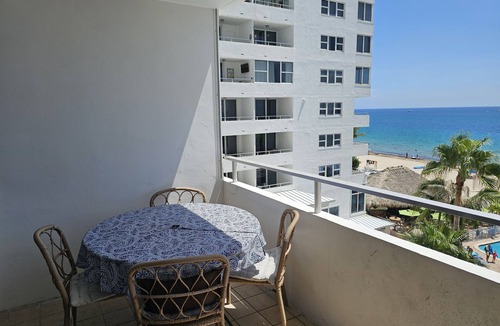 Galt Mile Condo | Beachfront Studio overlooking the Atlantic Ocean