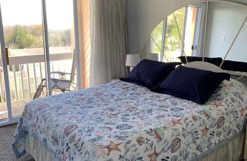 Southend Condo | Beachfront 2 Bedroom 2 Bath Condo