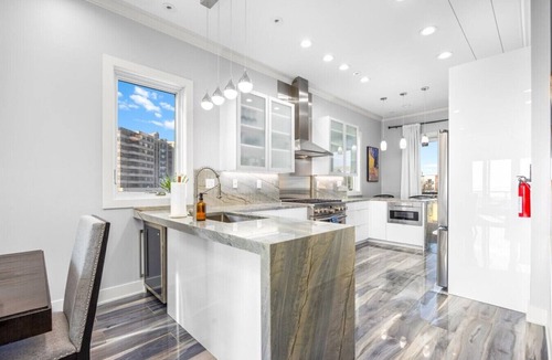 Atlantic City House | Beachfront 4BR/4.5BA Designer Home w/Hot Tub