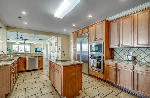 Long Bay Estates House | 🌴🌞Beachfront 7BR Home w/Stunning Views | Private Pool + Hot Tub | Atlantis
