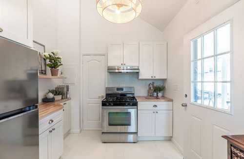 Wall House | Beachfront Beauty - 2BR/1BA